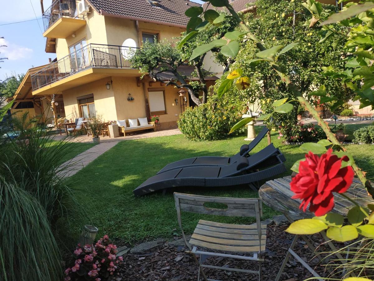 Rozsa Apartman 2 Alsoors Luaran gambar