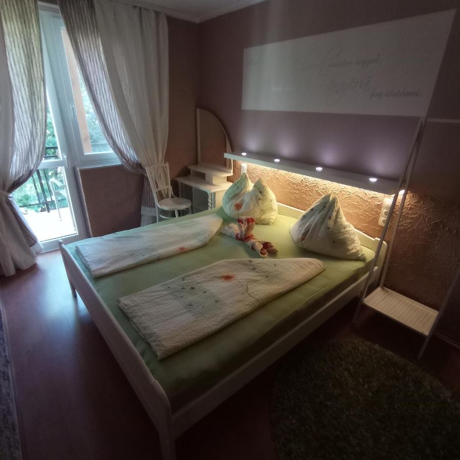 Rozsa Apartman 2 Alsoors Luaran gambar