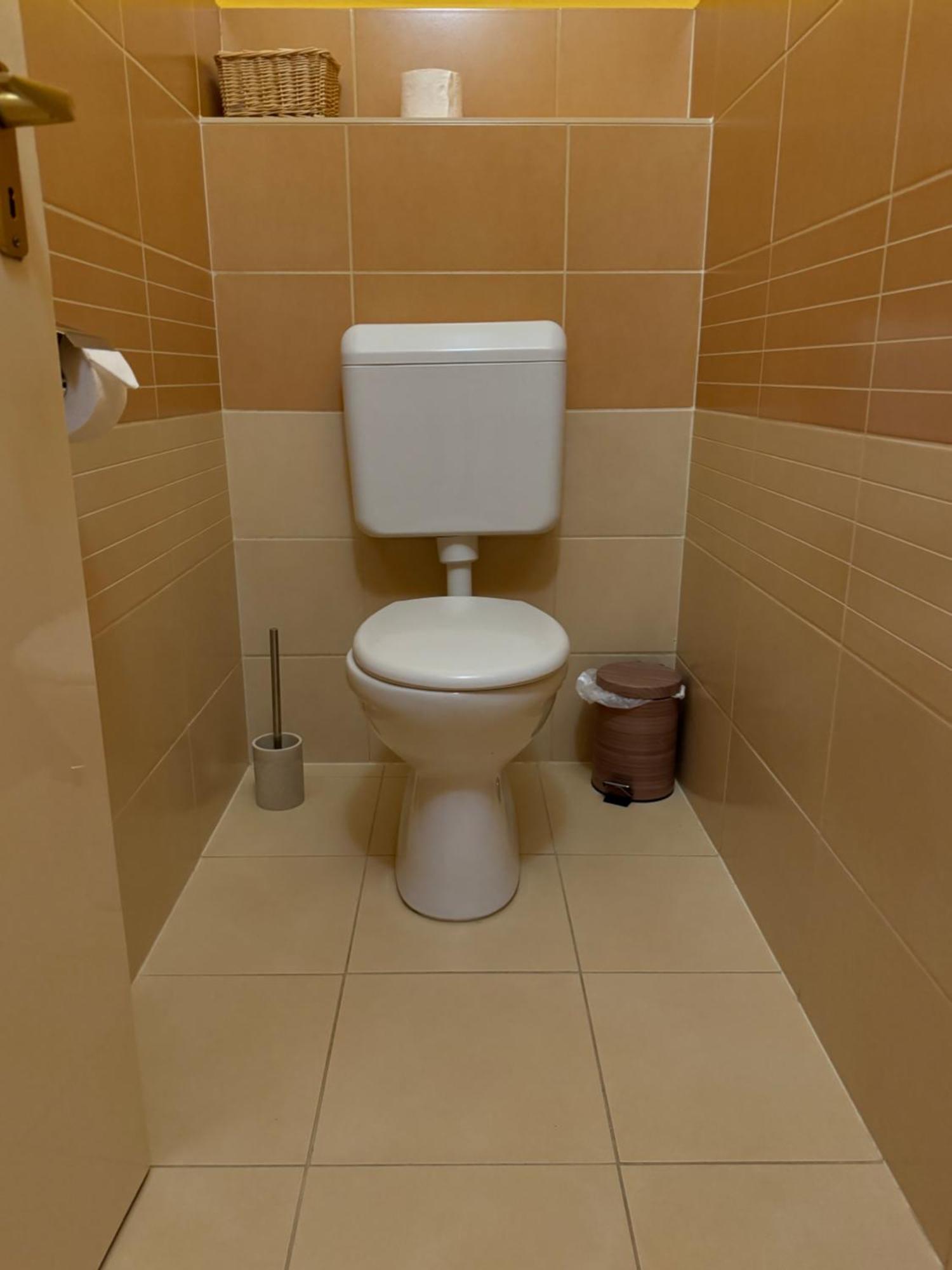 Rozsa Apartman 2 Alsoors Bilik gambar