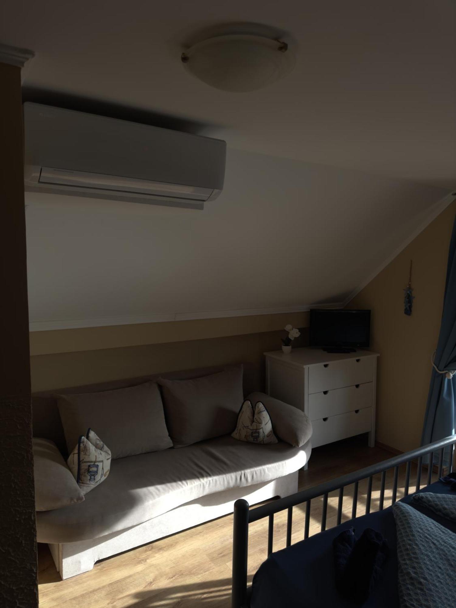 Rozsa Apartman 2 Alsoors Bilik gambar
